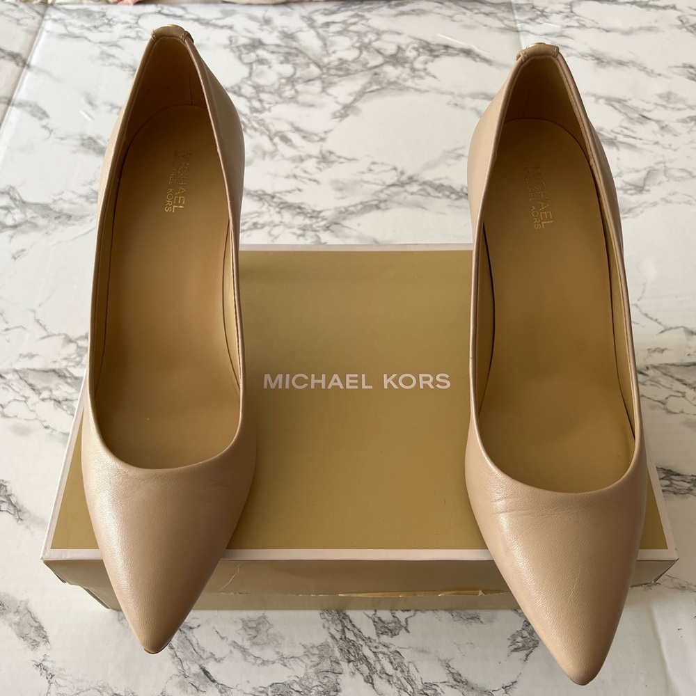 Michael Kors Mid Pump